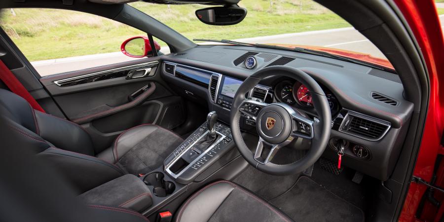 Интерьер Porsche Macan GTS 2016 года  (AU) (фото 10 из 16)